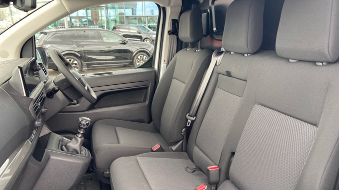 Vauxhall Vivaro L1 Diesel 1.5 Turbo D 120 Pro H1 Van - Image 15